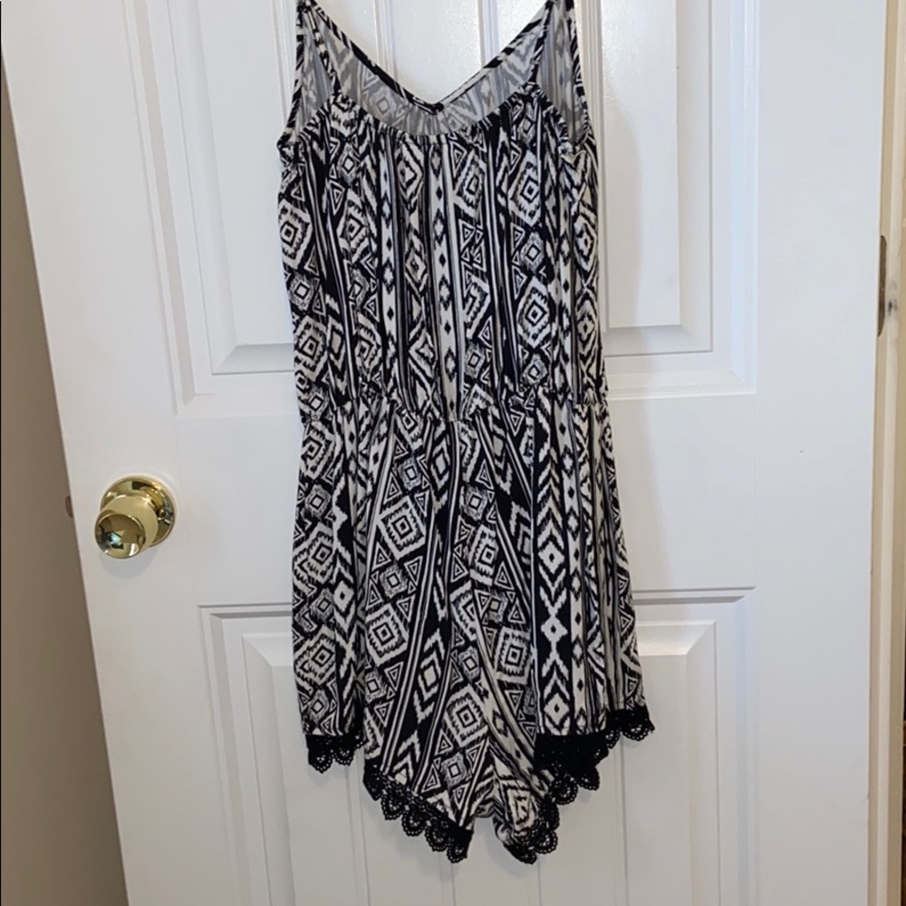 Romper - Picture 2 of 3